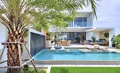 BEACHFRONT  ZONE / POOL DECK